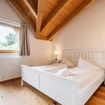 Haus Ahornweg 公寓 巴德小基希海姆